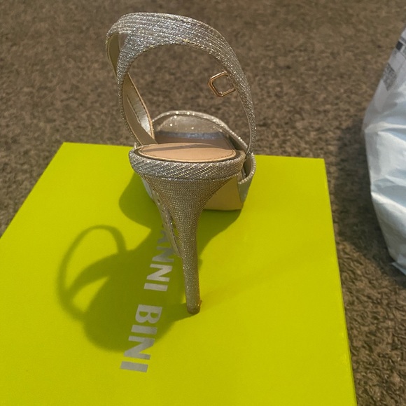 Glow up gold pumps - Picture 4 of 4